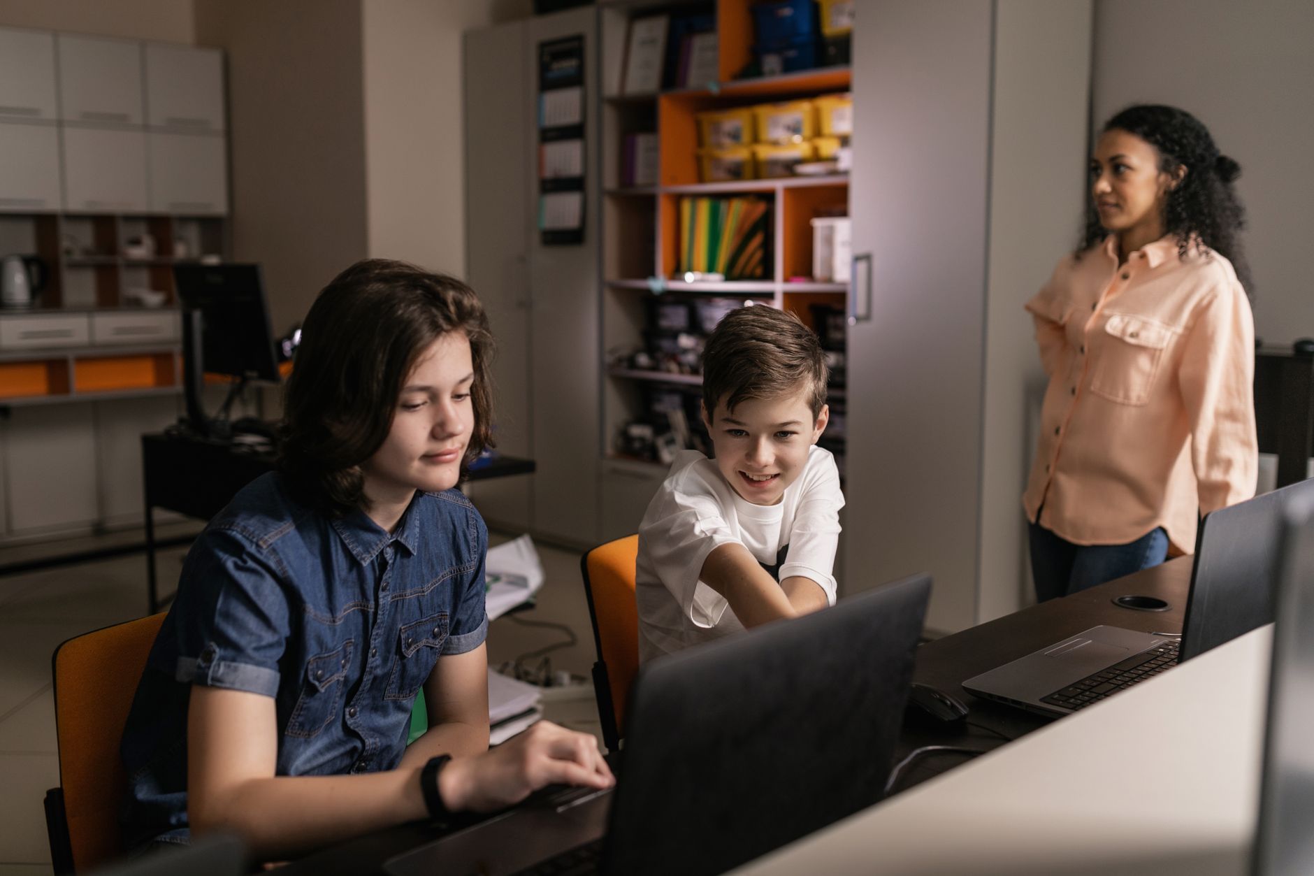 AI Literacy for Lawyers: Designing Practical Curricula for Turkish Legal Education