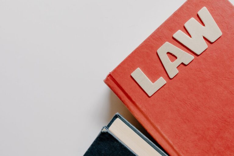 Cultivating Critical Legal Thinking in the Age of Artificial Intelligence: Implications for Legal Education and Practice